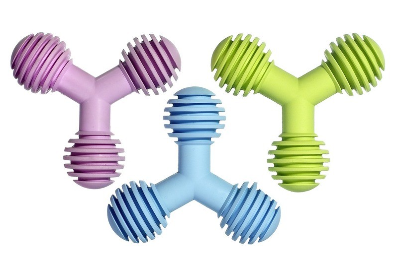 Karlie Игрушка для собак треугольник, резина c ароматом ванили, 8 см, цвет в ассортименте