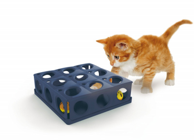 GEORPLAST Tricky Игрушка для кошек с шариком 25х25х9см пластик